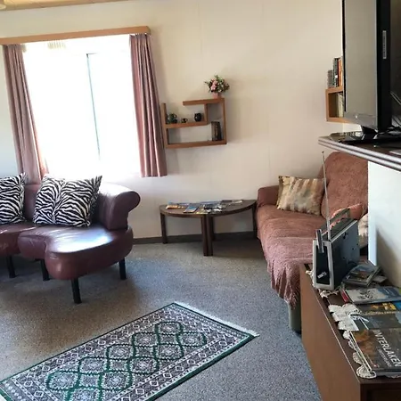 Grosszuegige Ferienwohnung Fuer 4 Personen Ιντερλάκεν