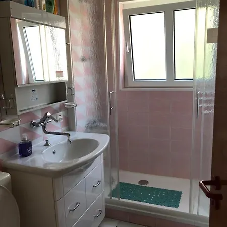 Grosszuegige Ferienwohnung Fuer 4 Personen 公寓