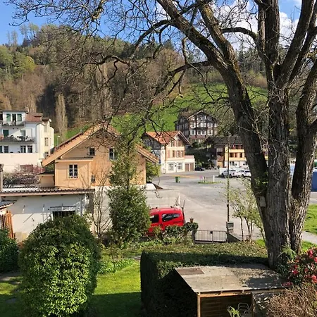 Grosszuegige Ferienwohnung Fuer 4 Personen * 因特拉肯