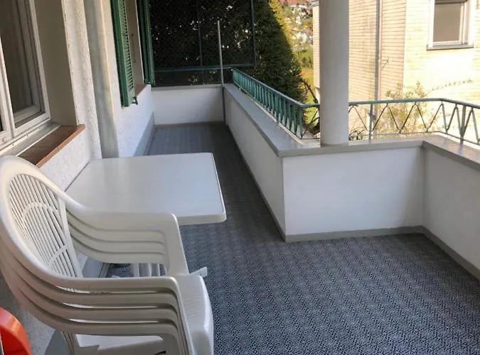 Grosszuegige Ferienwohnung Fuer 4 Personen דירה